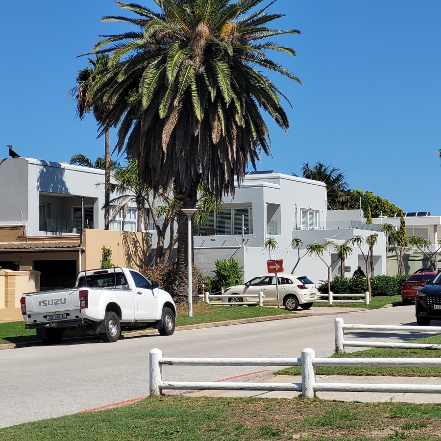 4 Bedroom Property for Sale in Summerstrand Eastern Cape